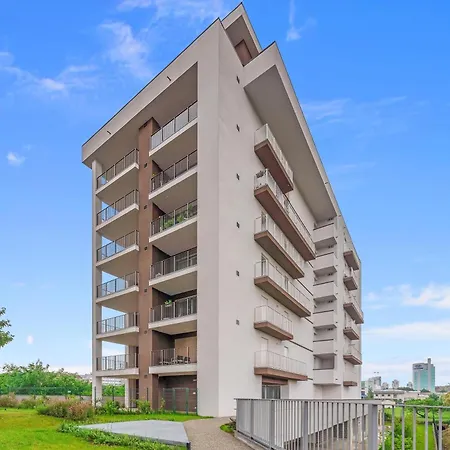 Airy With Balcony & Garage *