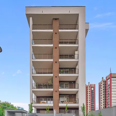 Airy With Balcony & Garage Apartment