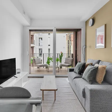 Airy With Balcony & Garage Daire