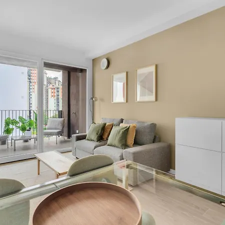 Apartment Airy With Balcony & Garage *