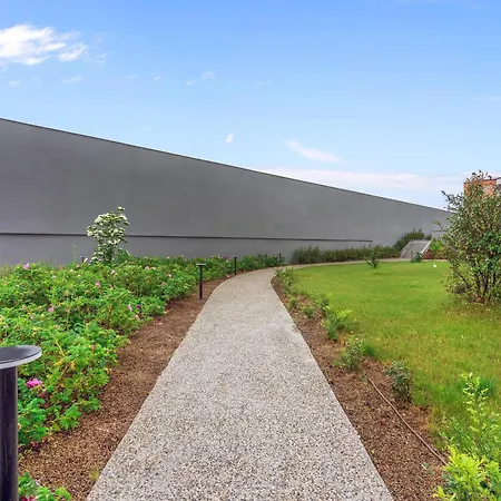 Airy With Balcony & Garage By Ndp Rent * Milaan