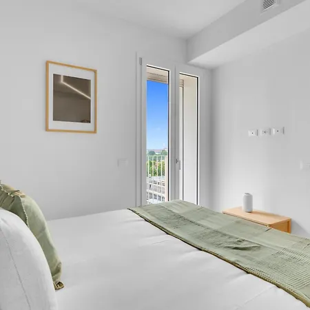 Airy With Balcony & Garage Daire *