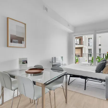 Apartment Airy With Balcony & Garage *
