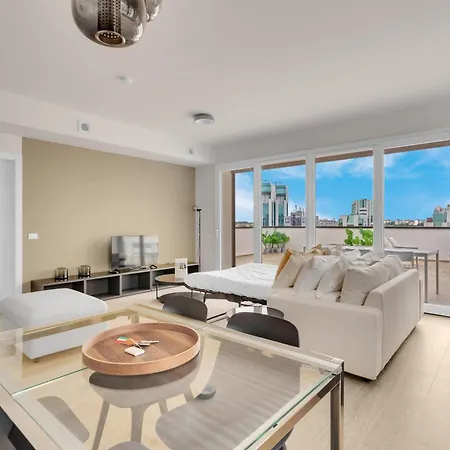 Apartment Airy With Balcony & Garage *