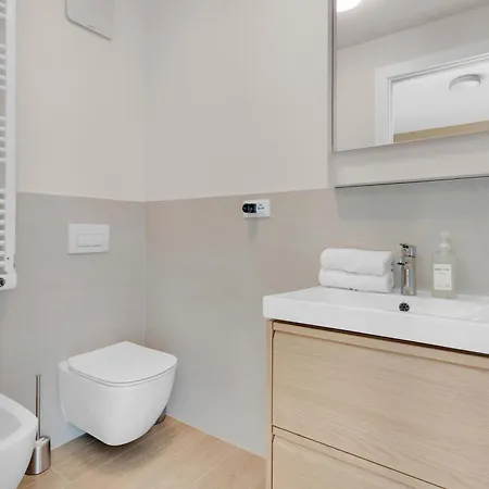 Apartment Airy With Balcony & Garage By Ndp Rent *
