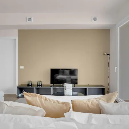 Airy With Balcony & Garage Daire *