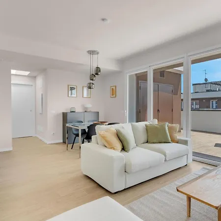 Airy With Balcony & Garage