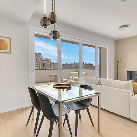 Apartment Airy With Balcony & Garage *
