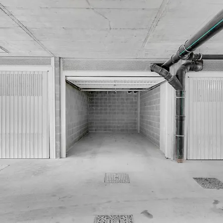 Airy With Balcony & Garage * 米兰