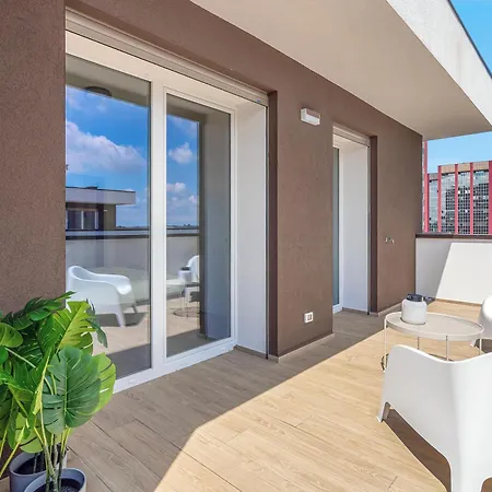 Airy With Balcony & Garage *