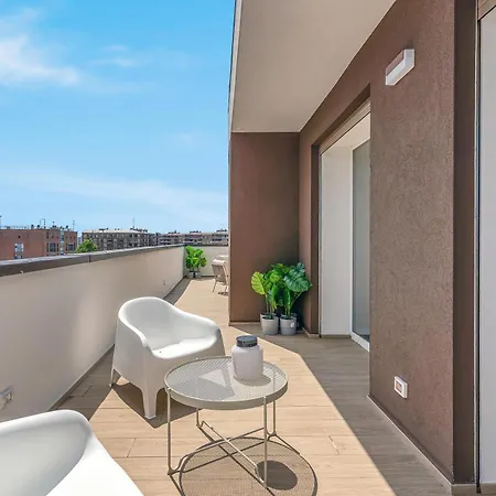 Airy With Balcony & Garage
