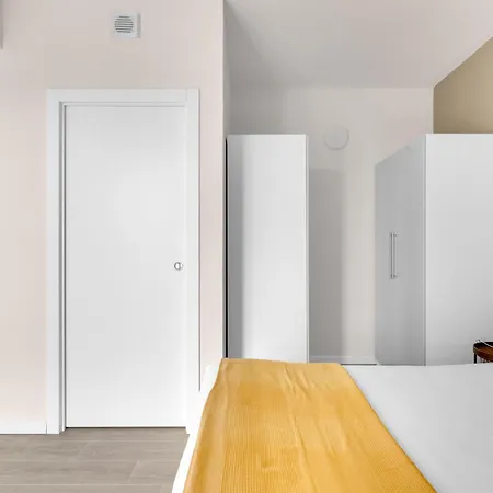 Airy With Balcony & Garage *